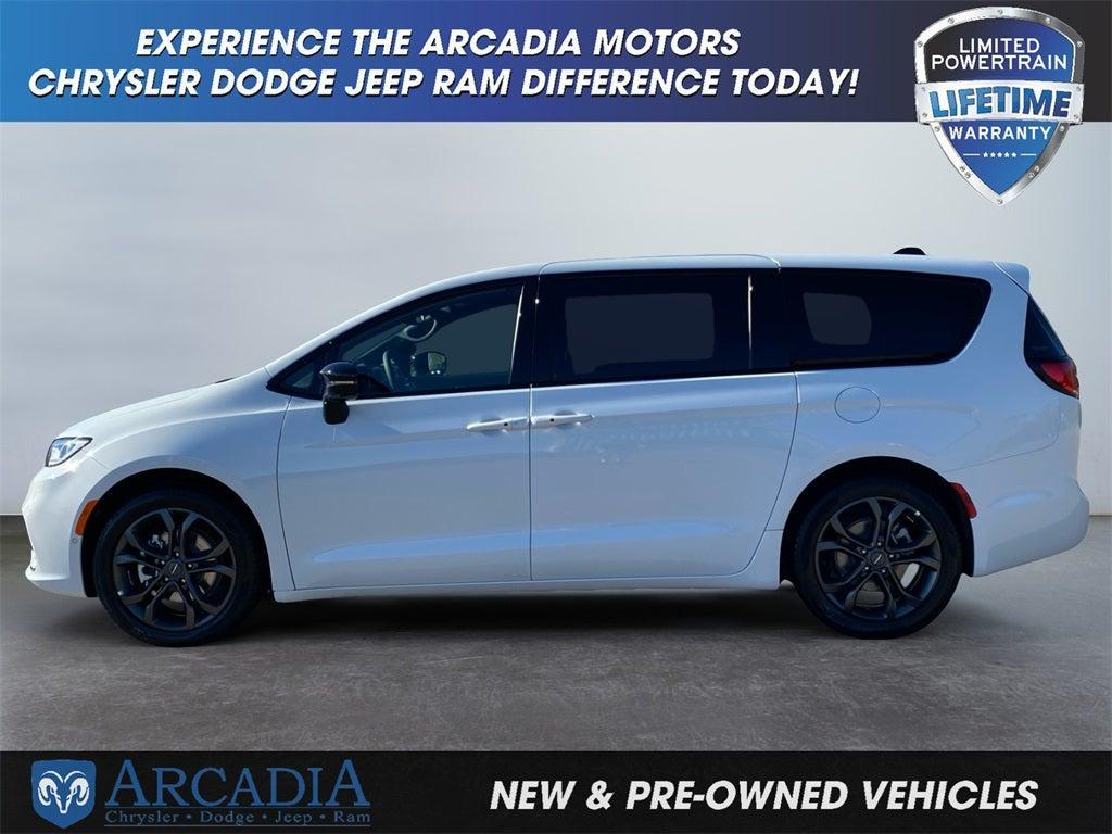 new 2026 Chrysler Pacifica car, priced at $43,312