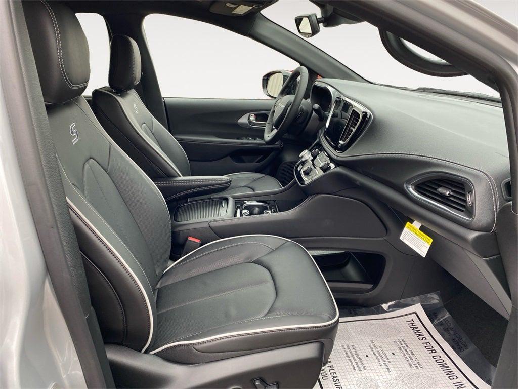 new 2026 Chrysler Pacifica car, priced at $52,500