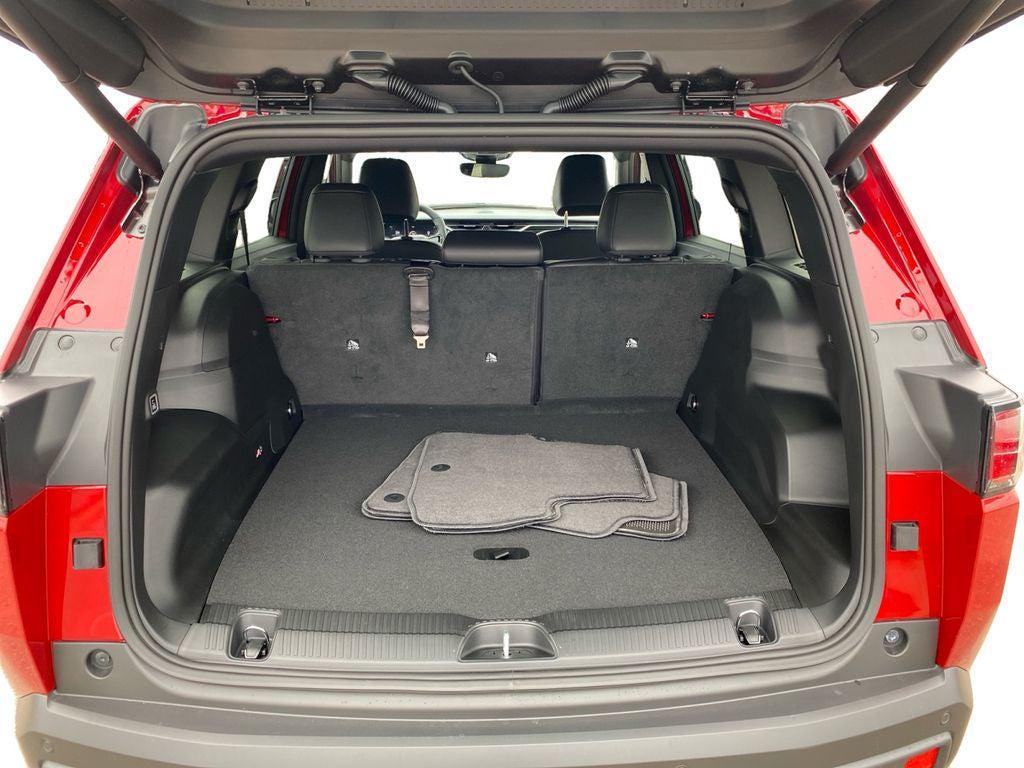 new 2026 Jeep Cherokee car, priced at $42,600