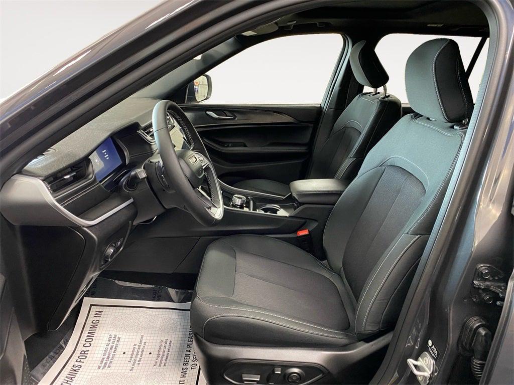 new 2026 Jeep Grand Cherokee car, priced at $45,000