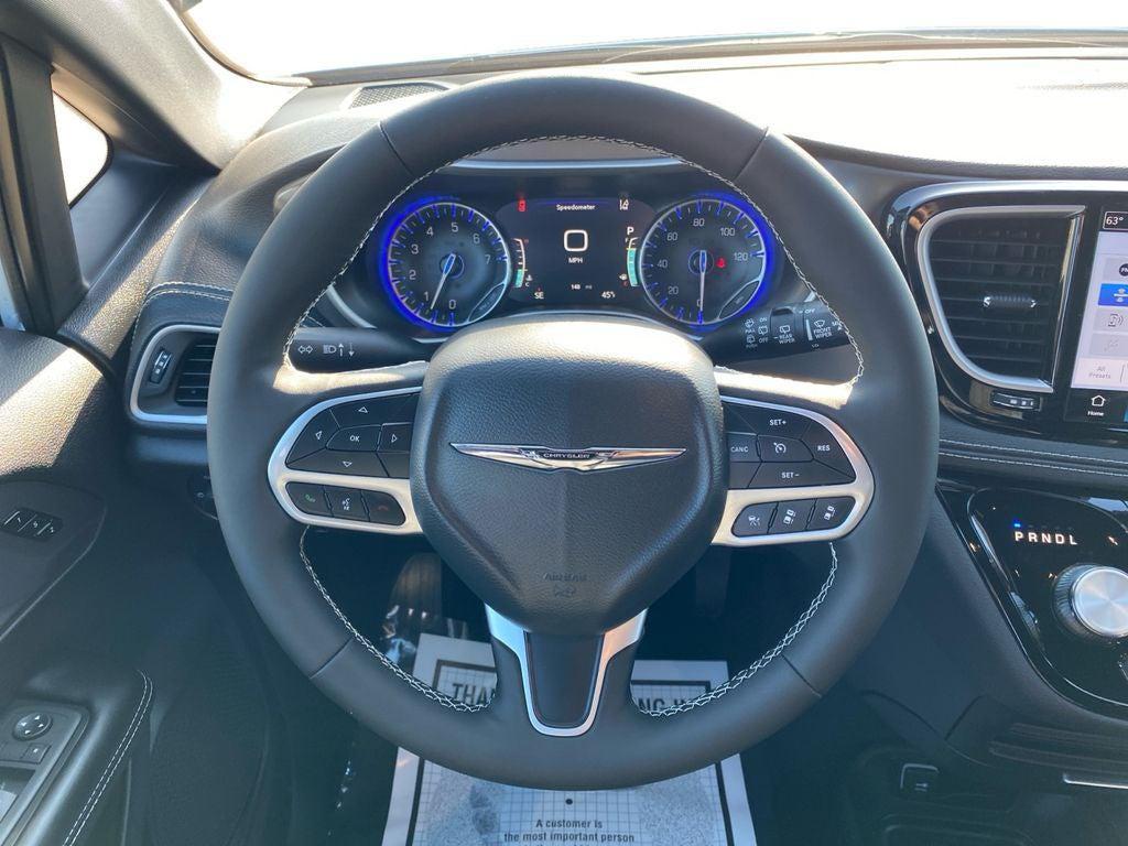 new 2026 Chrysler Pacifica car, priced at $46,285