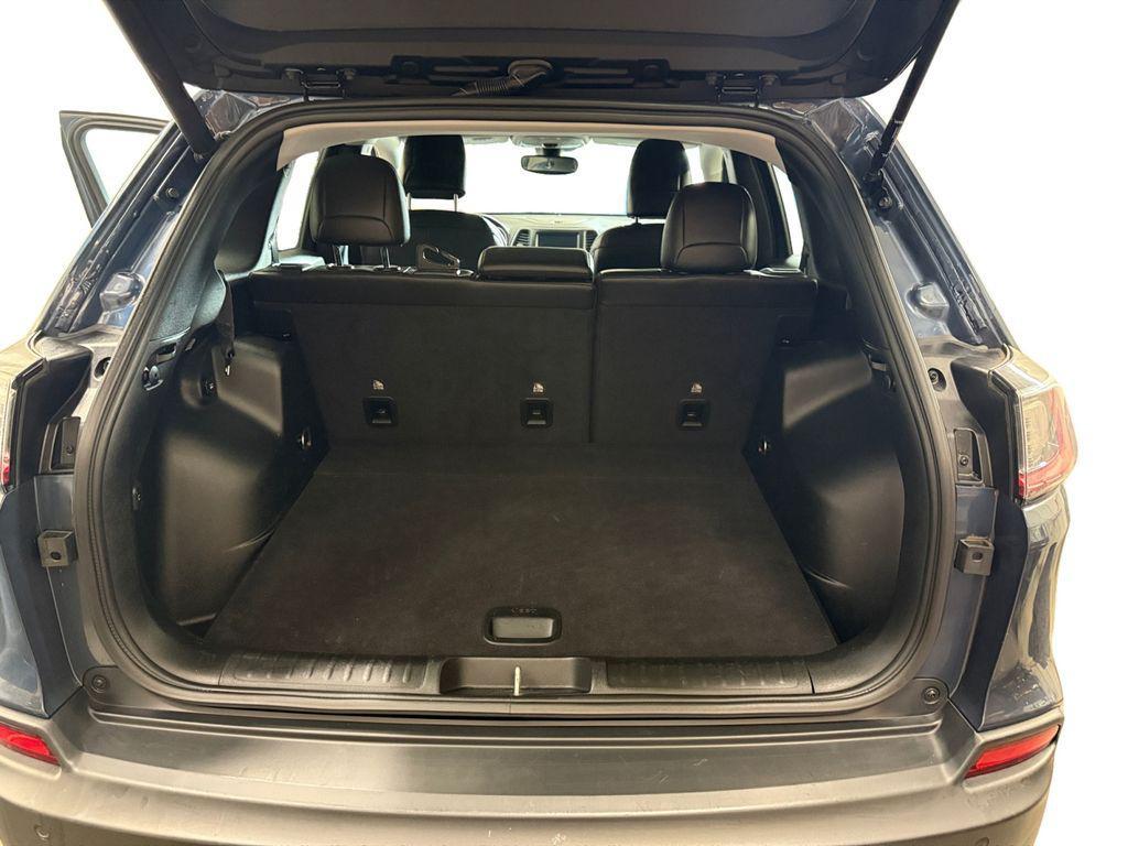 used 2021 Jeep Cherokee car, priced at $20,149