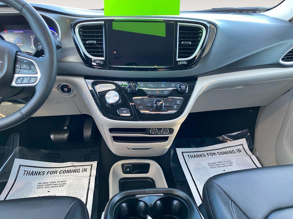 used 2024 Chrysler Pacifica car, priced at $28,403