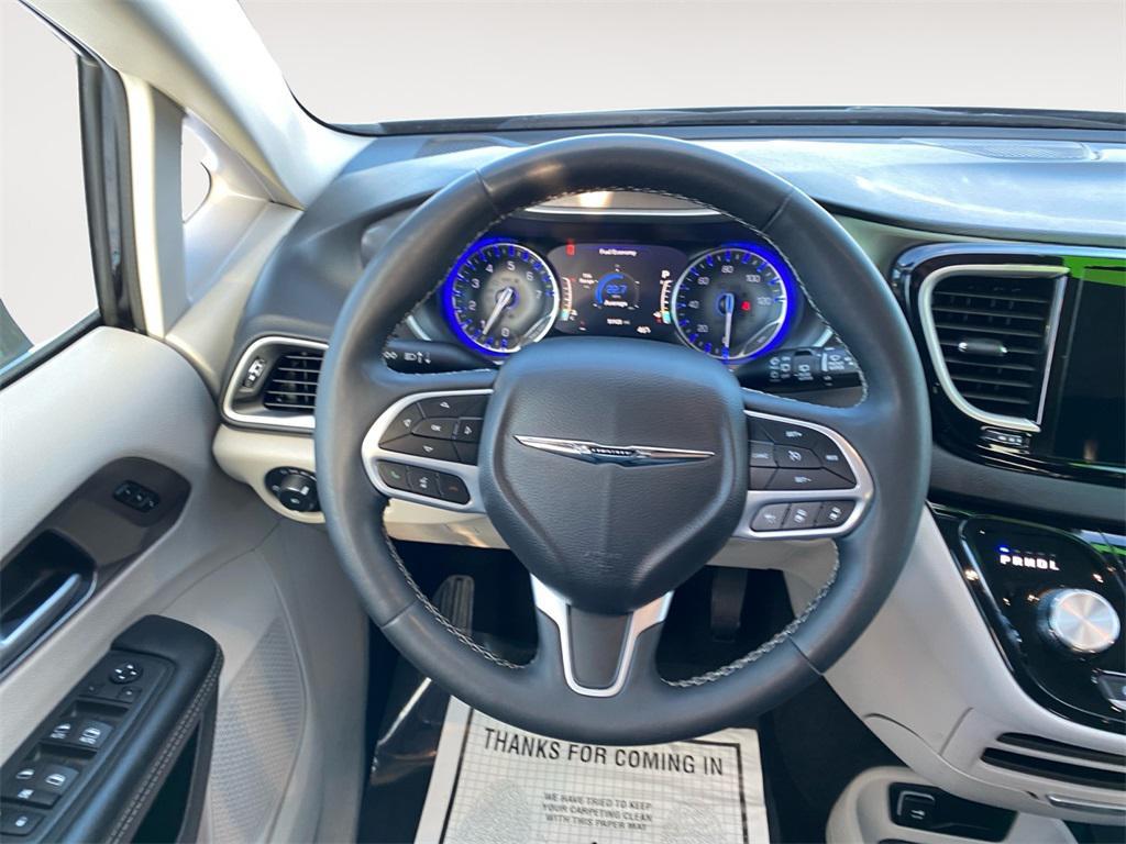 used 2024 Chrysler Pacifica car, priced at $29,200