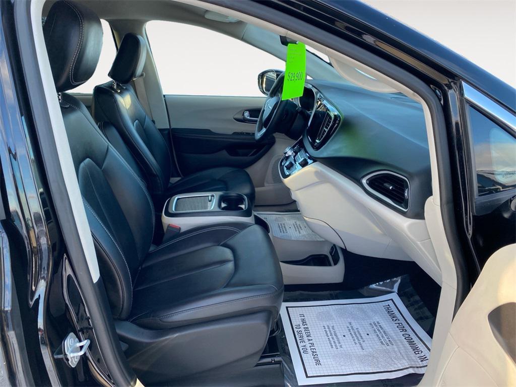 used 2024 Chrysler Pacifica car, priced at $29,200