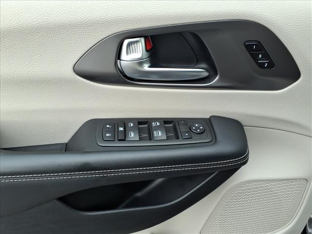 used 2023 Chrysler Pacifica car, priced at $25,995