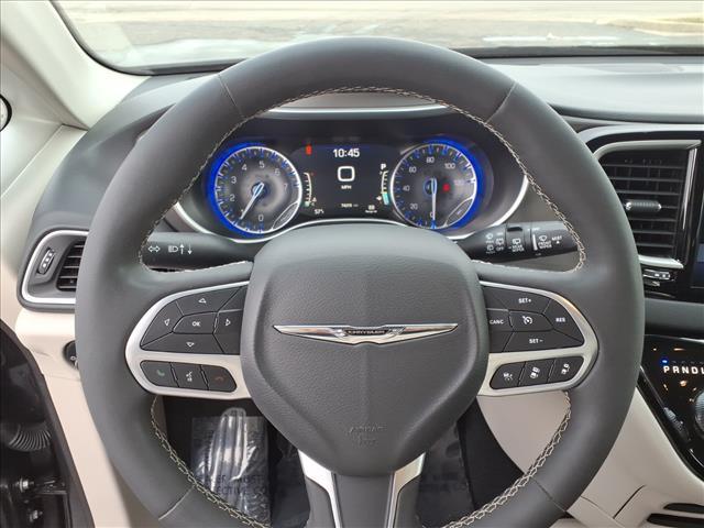 used 2023 Chrysler Pacifica car, priced at $25,995