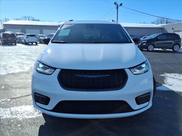 used 2025 Chrysler Pacifica car, priced at $42,999