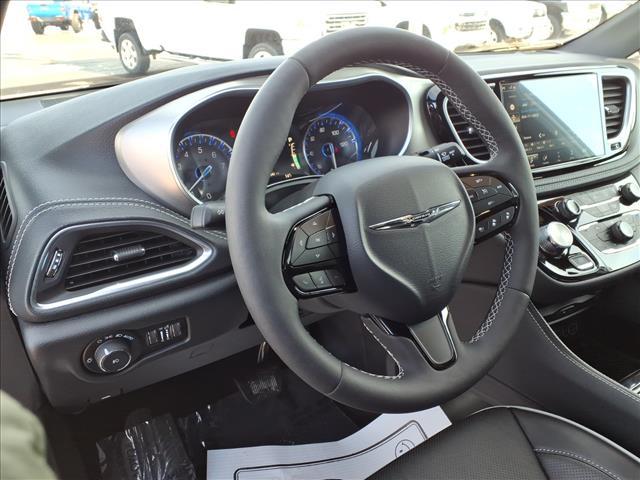 used 2025 Chrysler Pacifica car, priced at $42,999