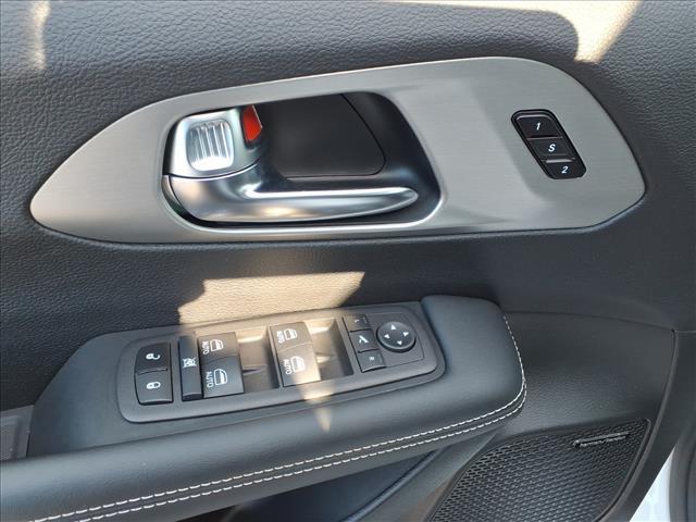 used 2025 Chrysler Pacifica car, priced at $42,999