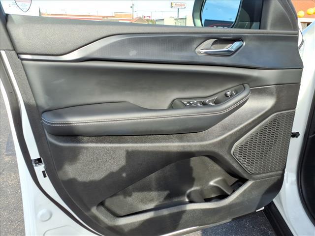 used 2024 Jeep Grand Cherokee car, priced at $32,995