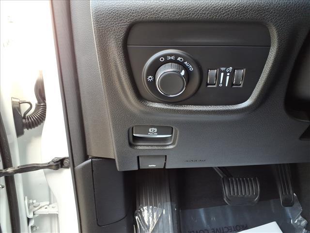 used 2024 Jeep Grand Cherokee car, priced at $32,995