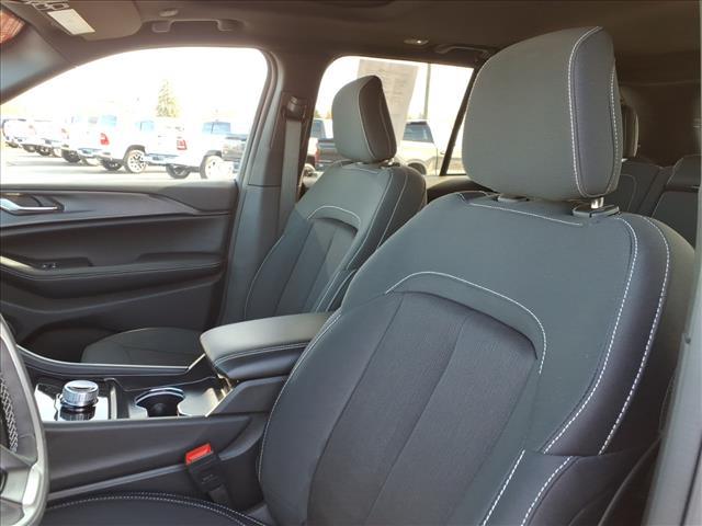 used 2024 Jeep Grand Cherokee car, priced at $32,995