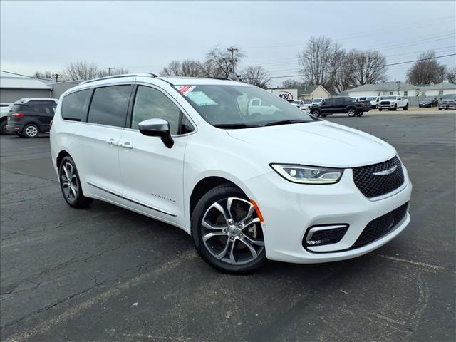 used 2025 Chrysler Pacifica car, priced at $42,999
