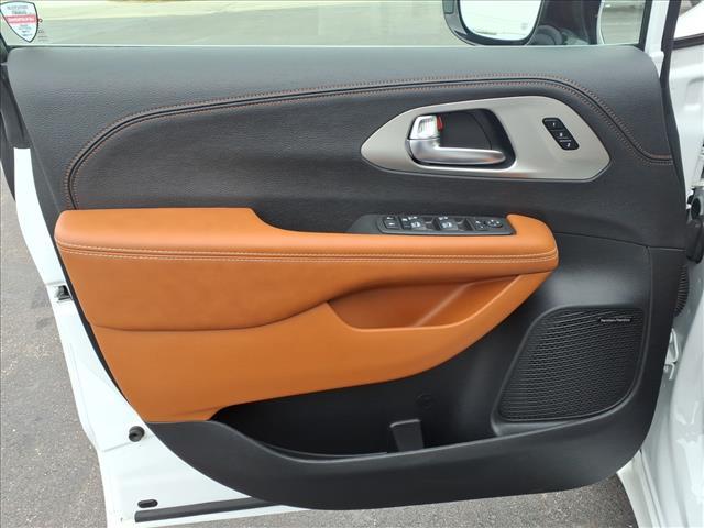 used 2025 Chrysler Pacifica car, priced at $42,999