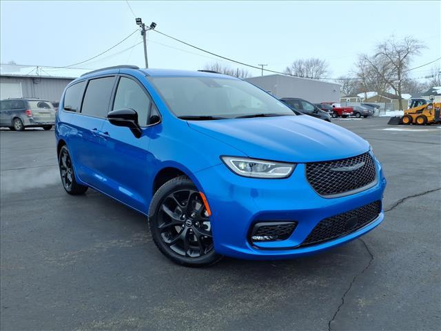 new 2026 Chrysler Pacifica car