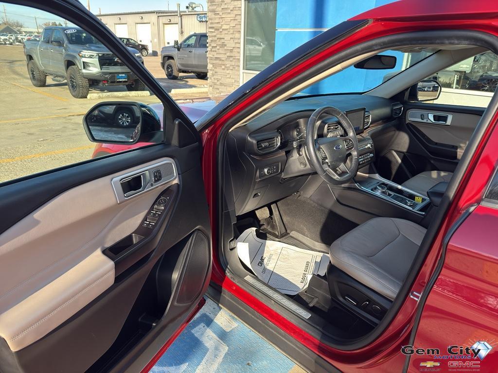 used 2020 Ford Explorer car