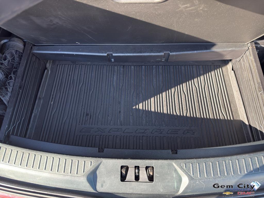 used 2020 Ford Explorer car