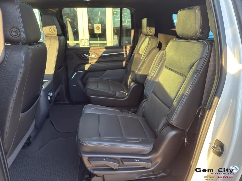 used 2023 GMC Yukon XL car