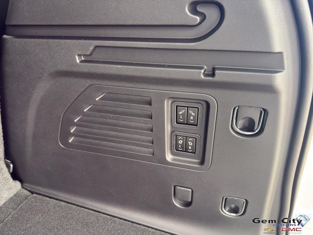 new 2026 Chevrolet Traverse car, priced at $62,410