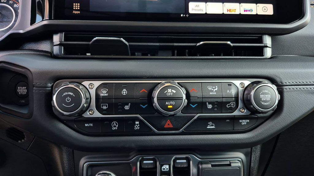 new 2026 Jeep Gladiator car, priced at $45,441