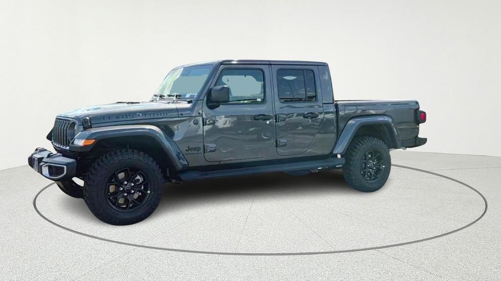new 2026 Jeep Gladiator car, priced at $45,441