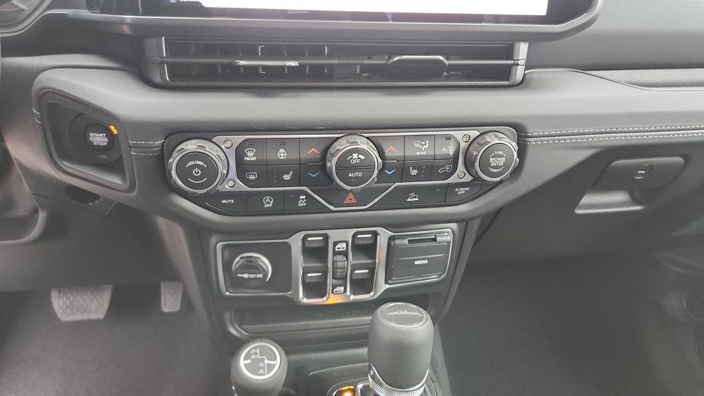 new 2026 Jeep Gladiator car, priced at $44,409