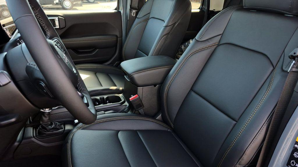 new 2026 Jeep Gladiator car, priced at $45,841