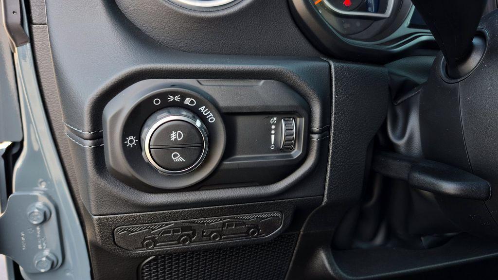 new 2026 Jeep Gladiator car, priced at $45,841