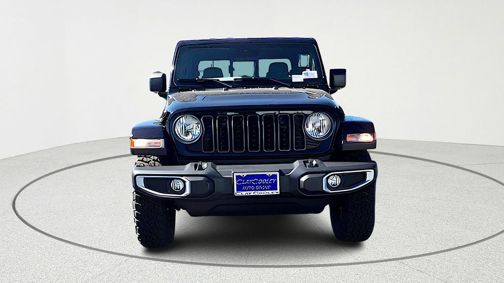 new 2026 Jeep Gladiator car, priced at $45,444