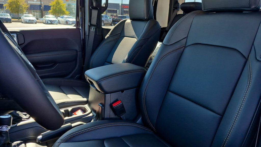 new 2026 Jeep Gladiator car, priced at $45,444