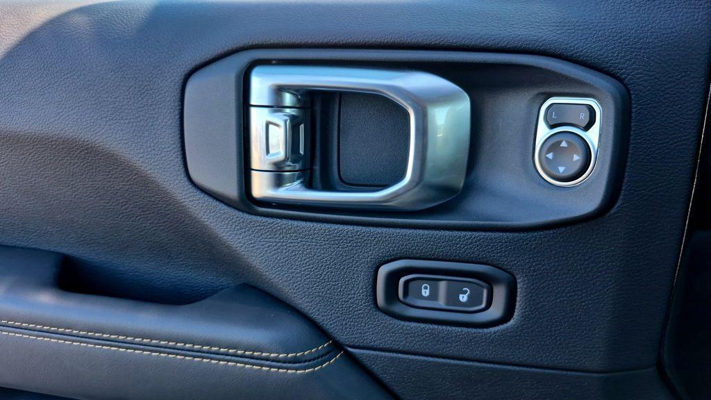 new 2026 Jeep Gladiator car, priced at $45,444