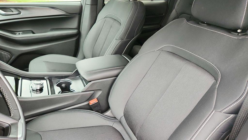 new 2026 Jeep Grand Cherokee car, priced at $31,470