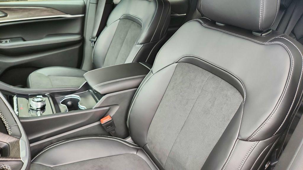 new 2026 Jeep Grand Cherokee car, priced at $45,519