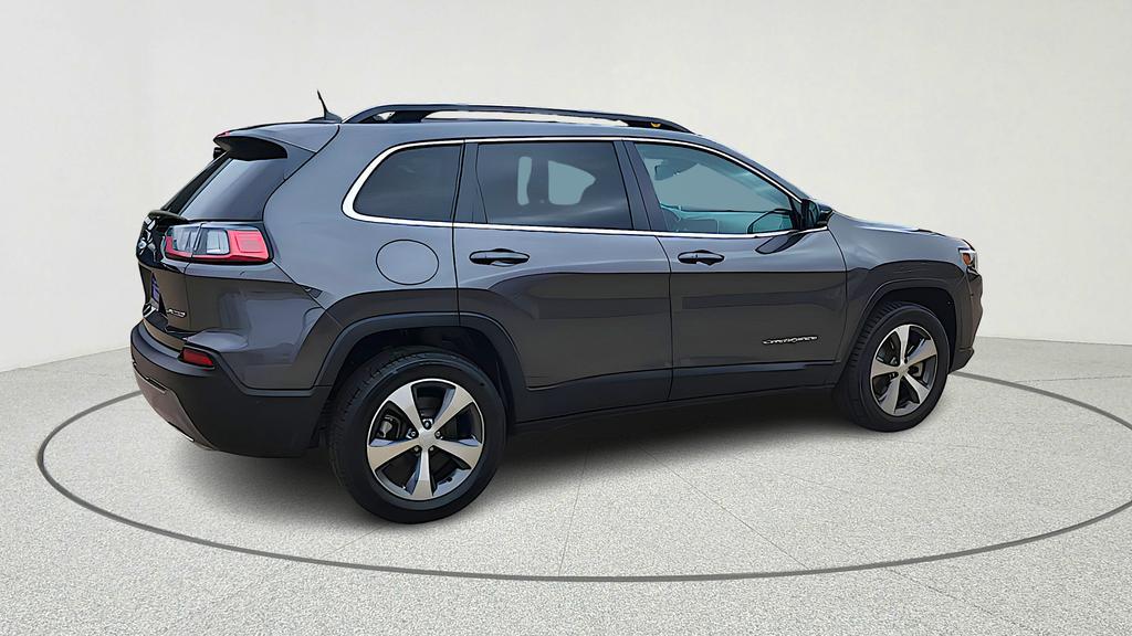 used 2022 Jeep Cherokee car, priced at $20,399