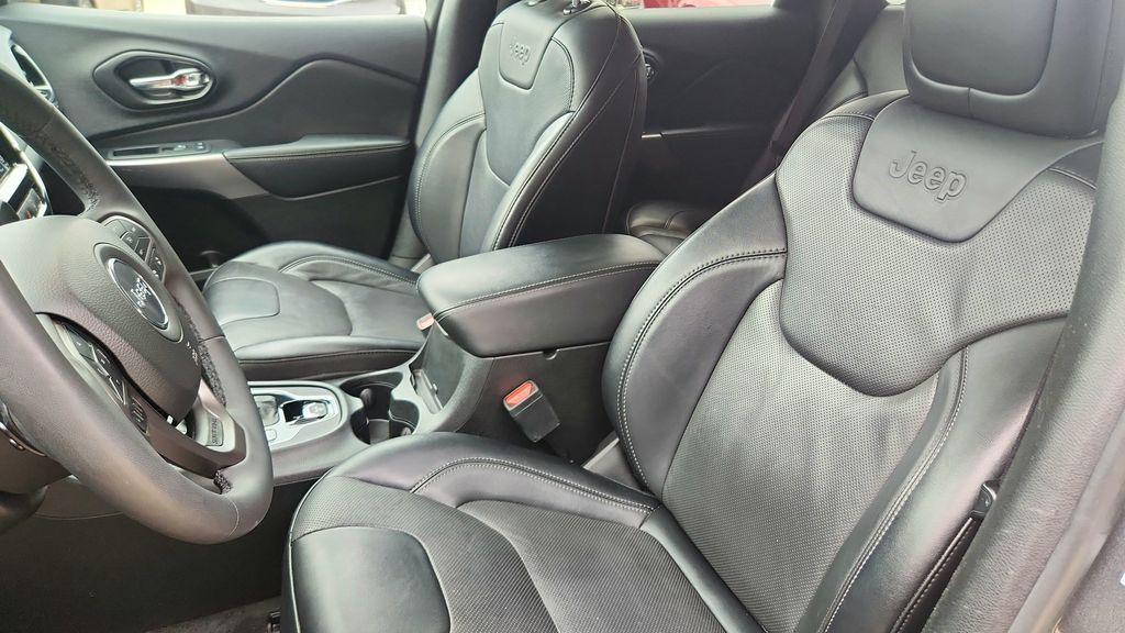 used 2022 Jeep Cherokee car, priced at $20,399