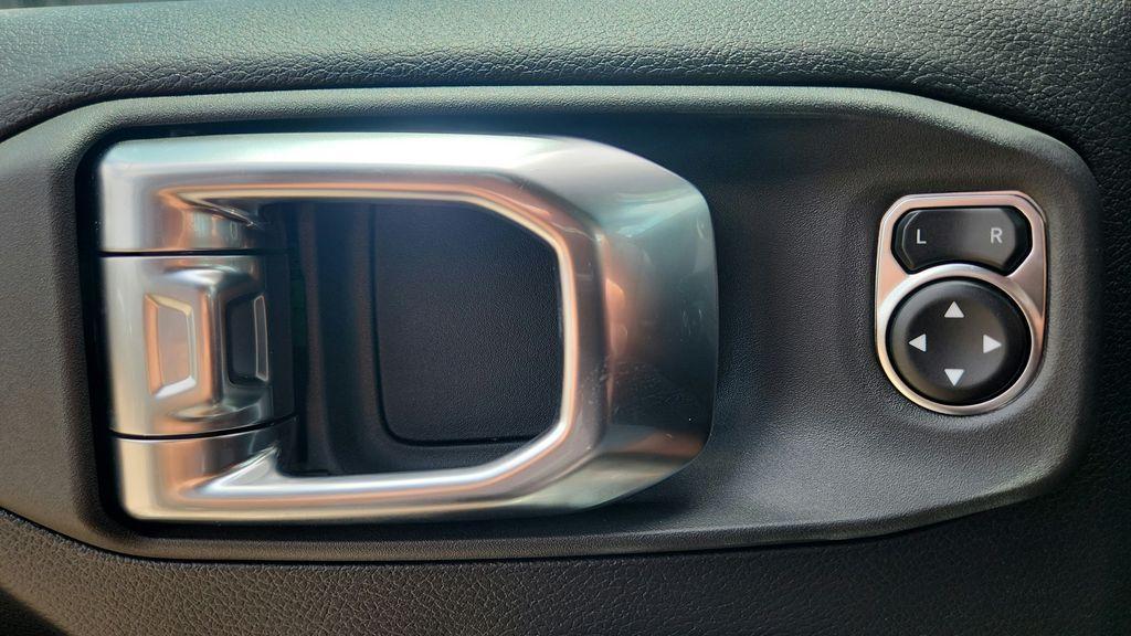 new 2026 Jeep Wrangler car, priced at $43,359