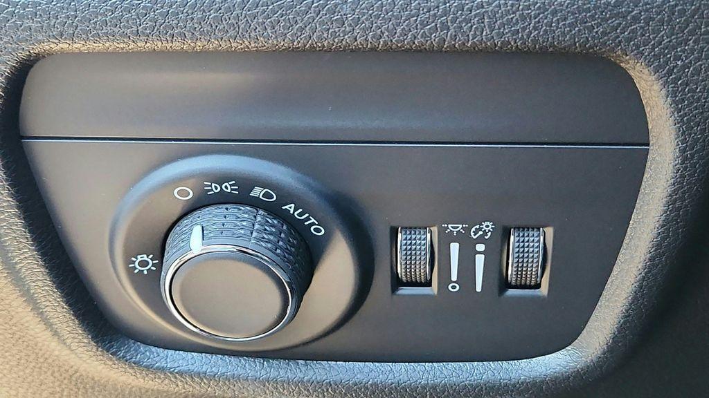 new 2026 Jeep Grand Cherokee car, priced at $41,179