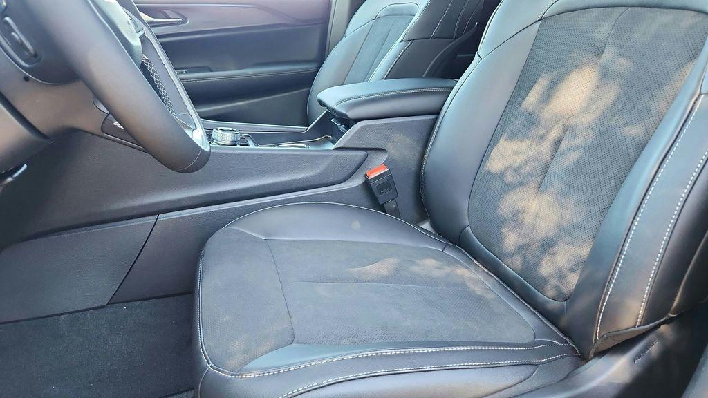 new 2026 Jeep Grand Cherokee car, priced at $41,179