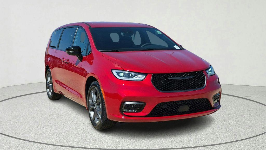 new 2026 Chrysler Pacifica car, priced at $36,569