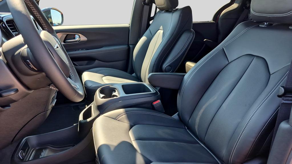 new 2026 Chrysler Pacifica car, priced at $36,569