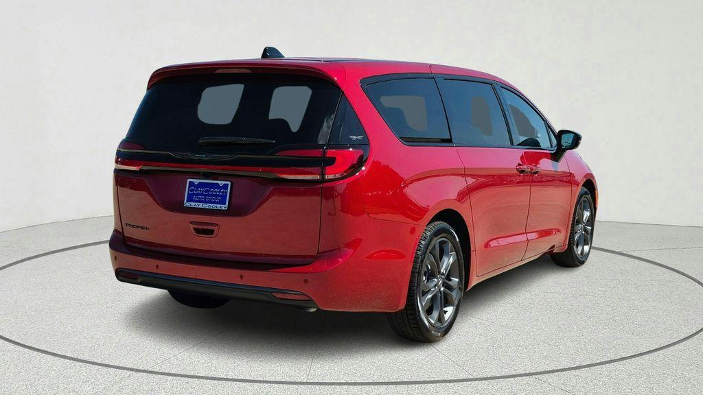 new 2026 Chrysler Pacifica car, priced at $36,569