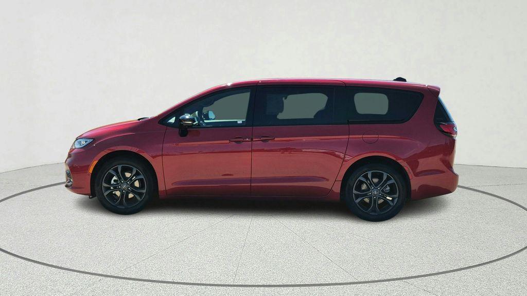 new 2026 Chrysler Pacifica car, priced at $36,569