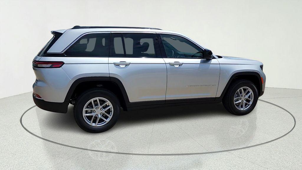 new 2026 Jeep Grand Cherokee car, priced at $31,510