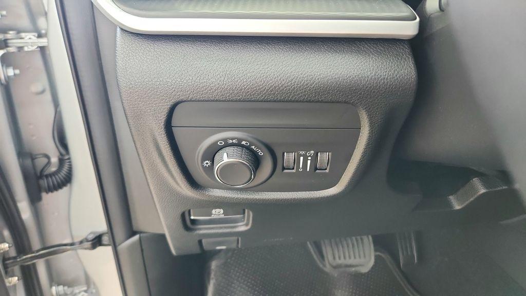 new 2026 Jeep Grand Cherokee car, priced at $31,510