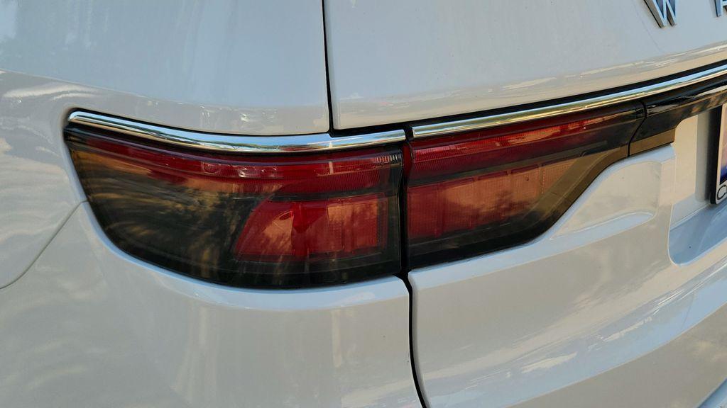 used 2024 Jeep Wagoneer car, priced at $37,999