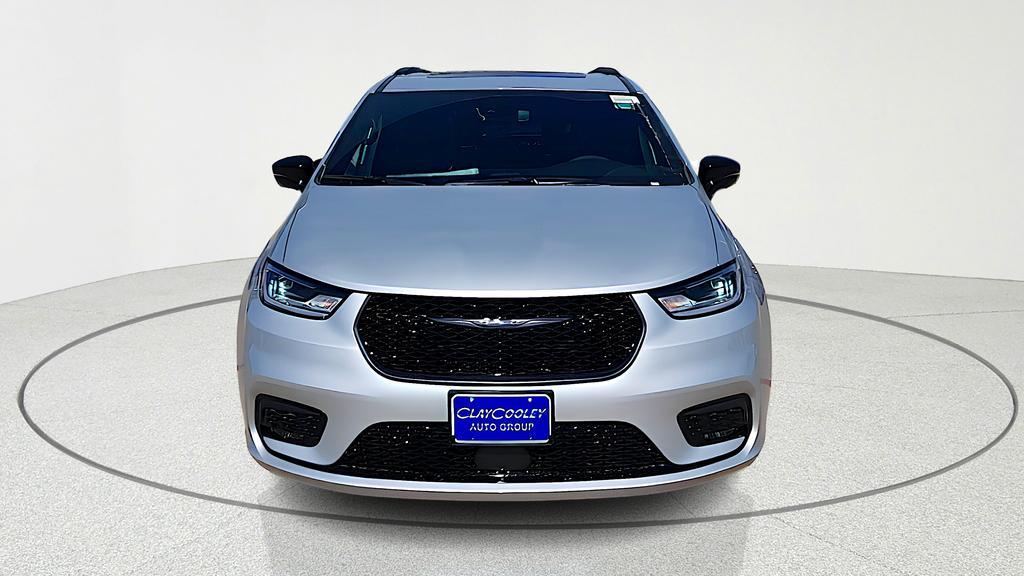 new 2026 Chrysler Pacifica car, priced at $47,233