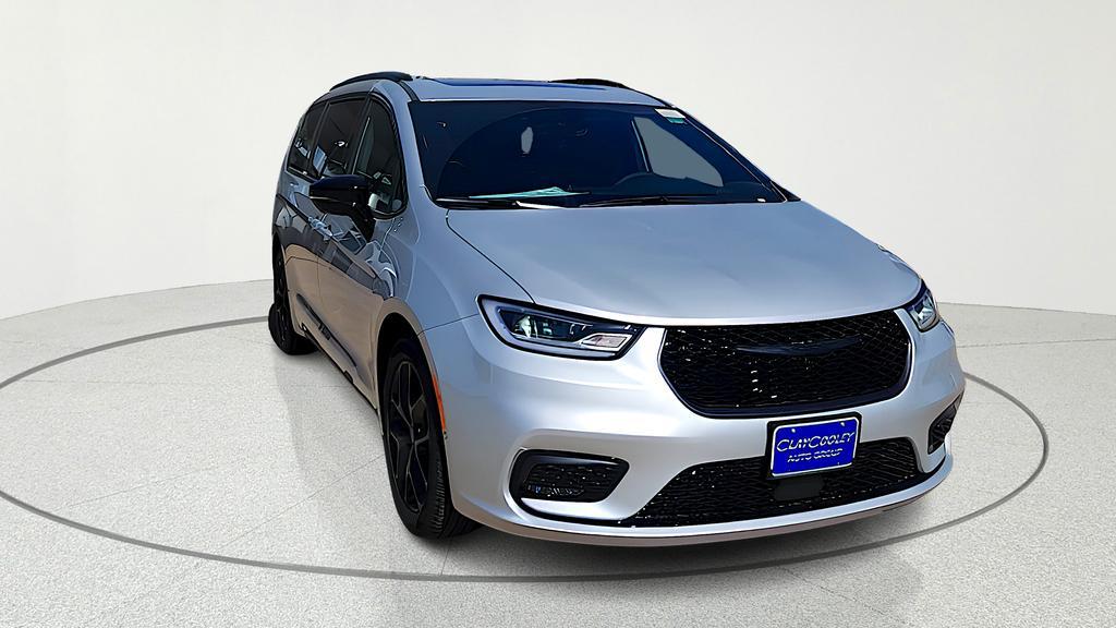 new 2026 Chrysler Pacifica car, priced at $47,233