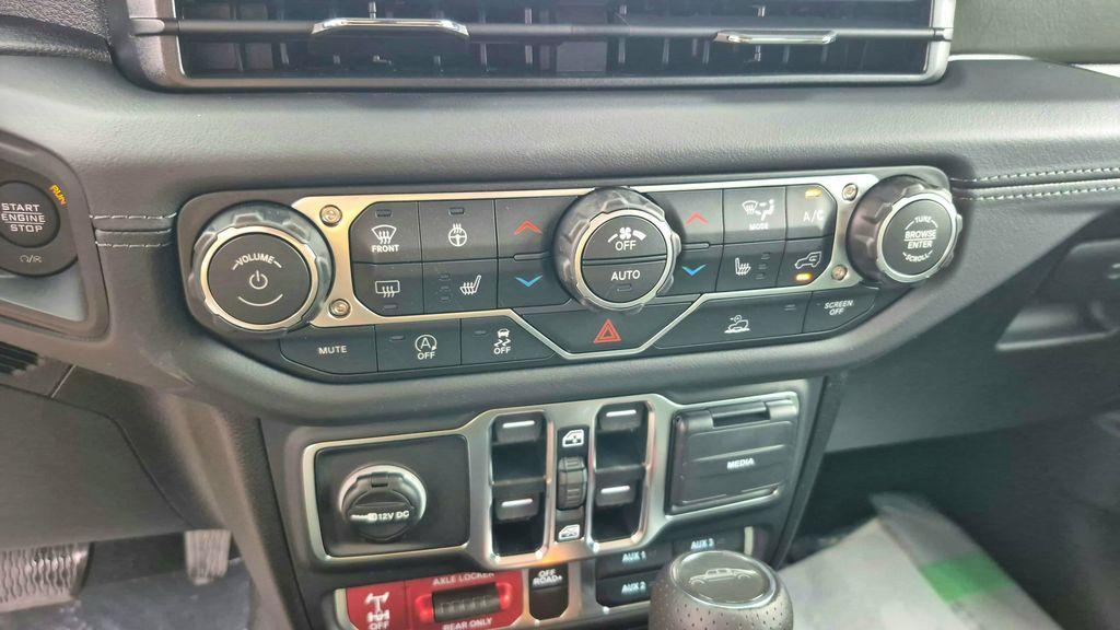 new 2026 Jeep Gladiator car, priced at $53,974