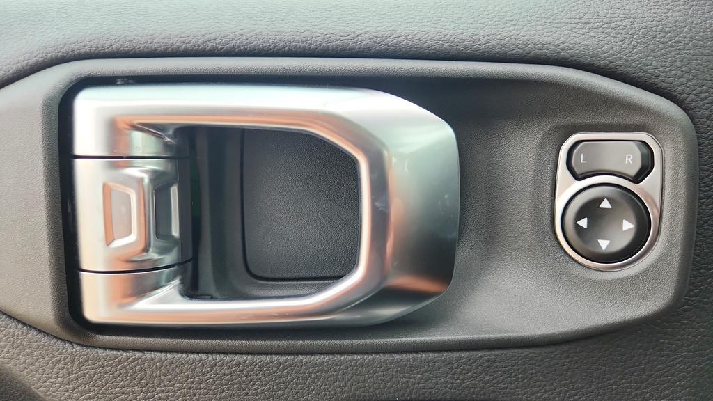 new 2026 Jeep Wrangler car, priced at $46,445